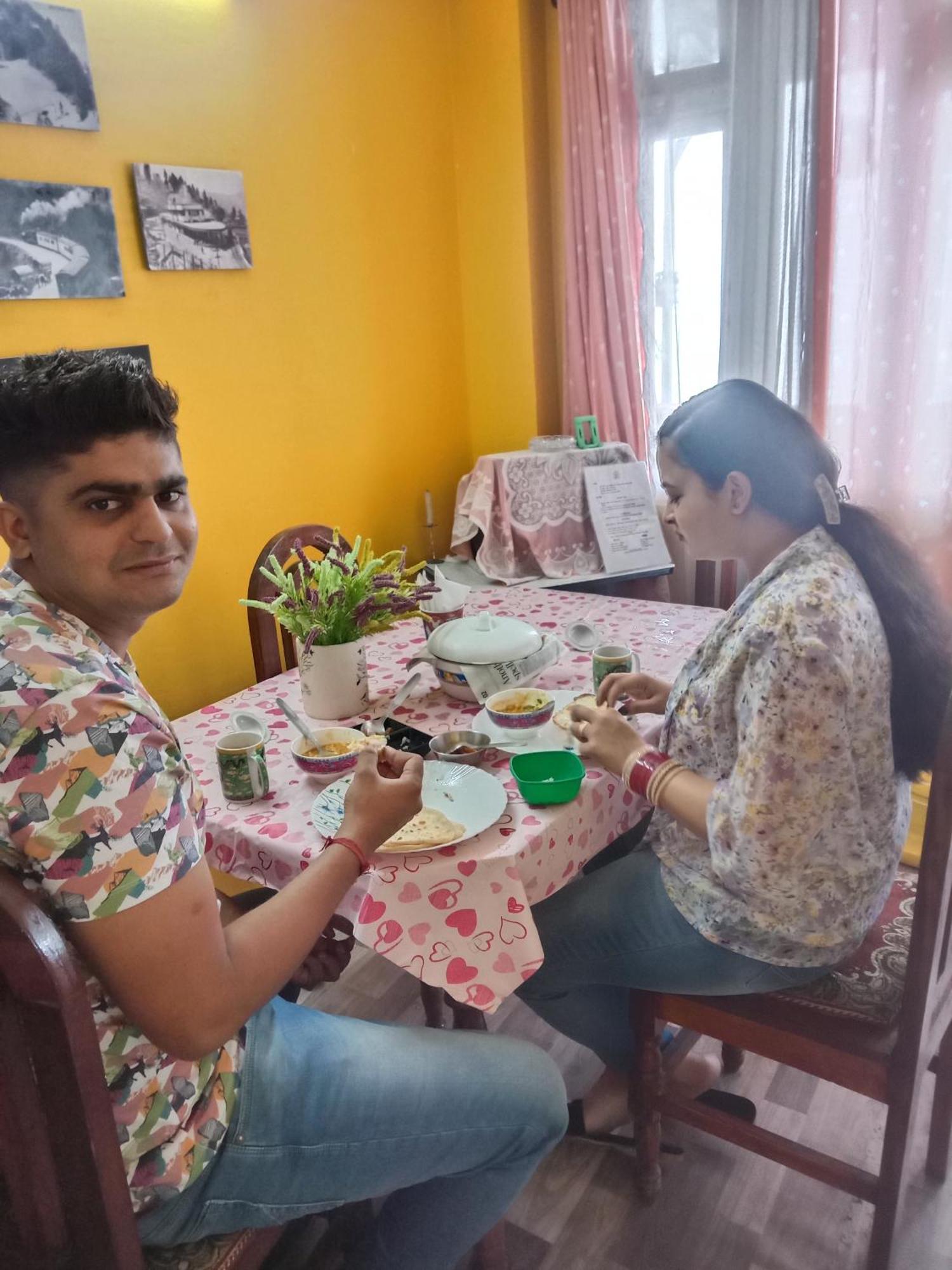 Beverly Hills Home Stay Darjeeling  Esterno foto