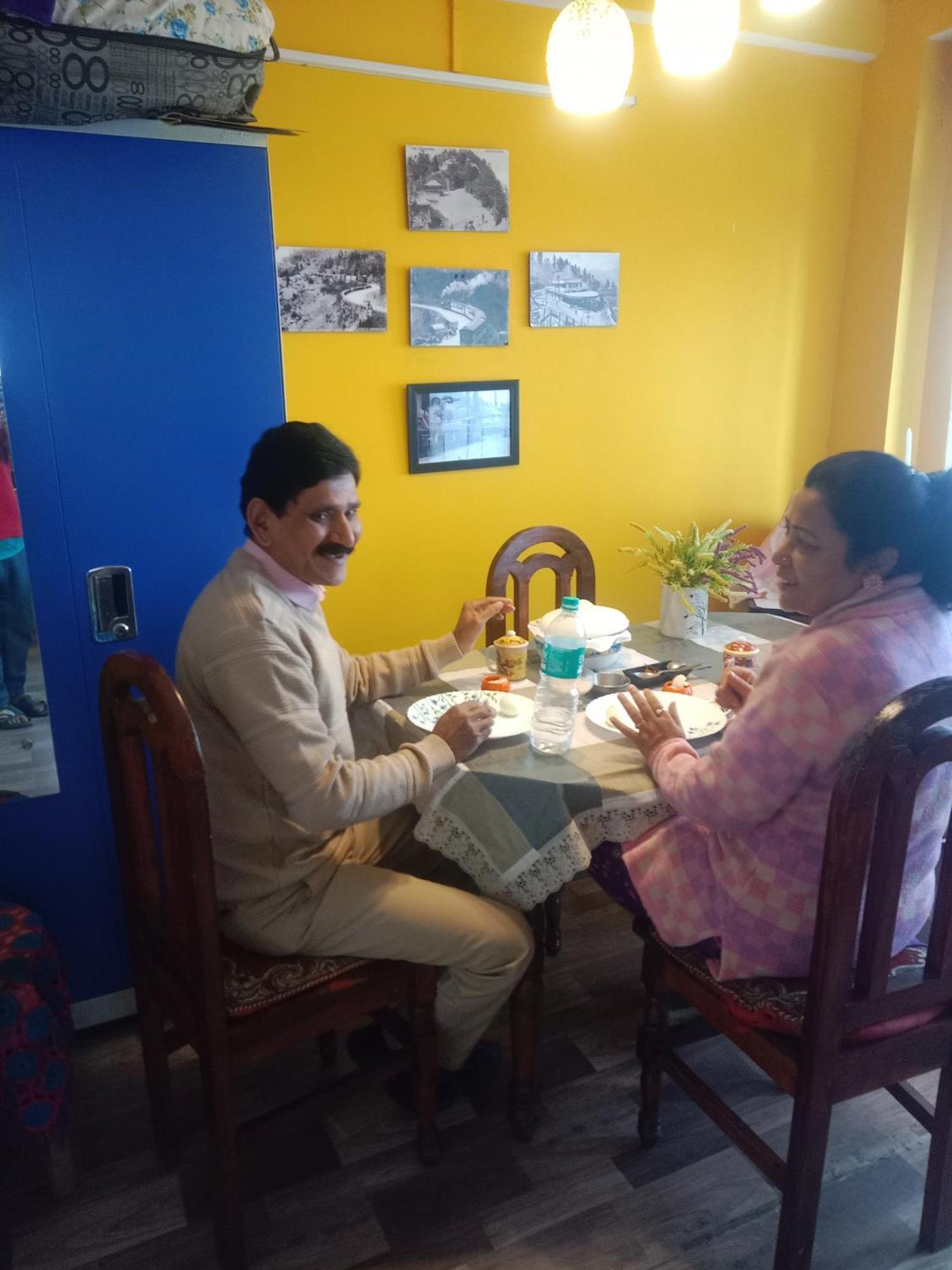 Beverly Hills Home Stay Darjeeling  Esterno foto